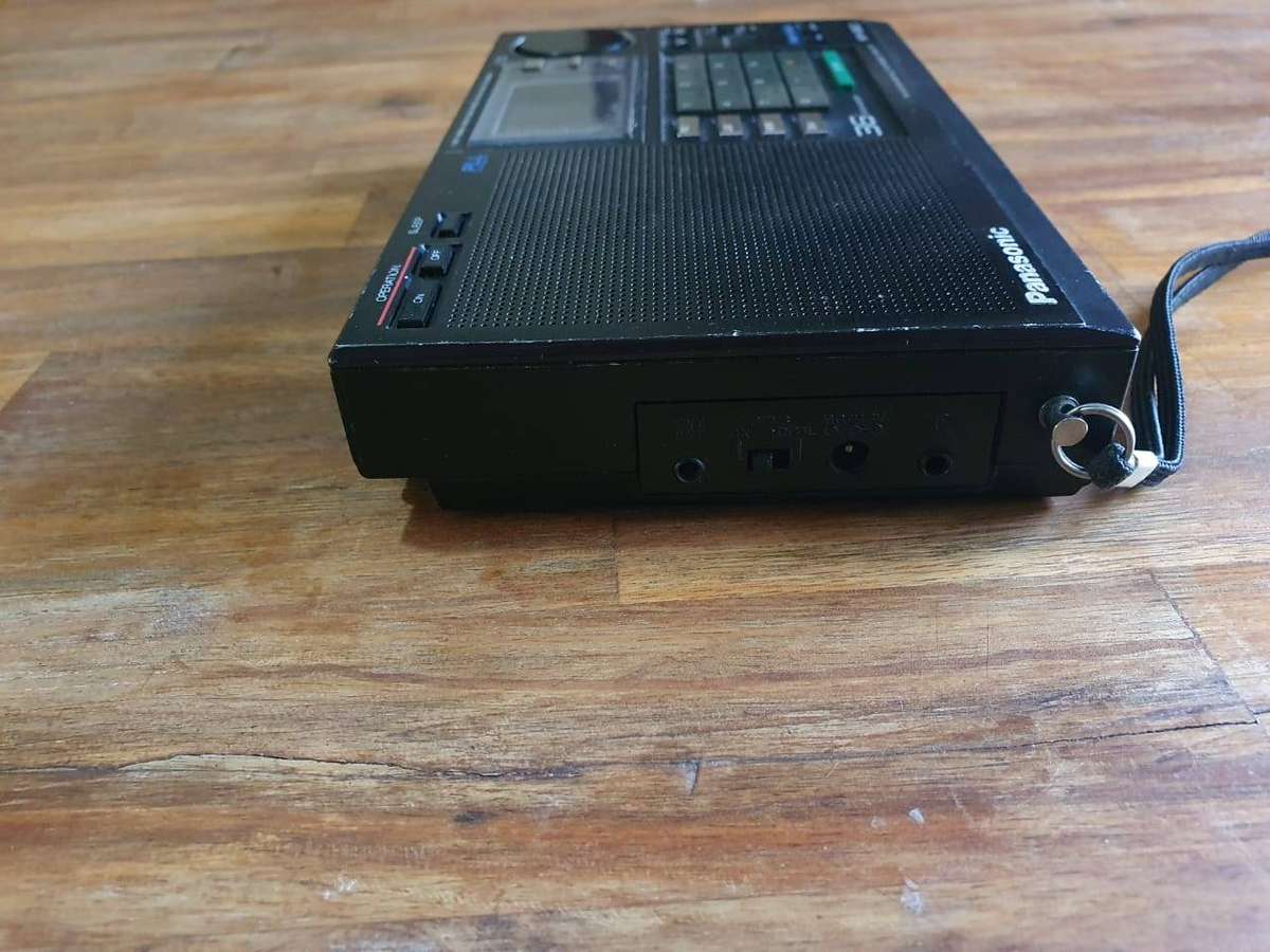 Vintage Panasonic RF-B60 Shortwave Radio