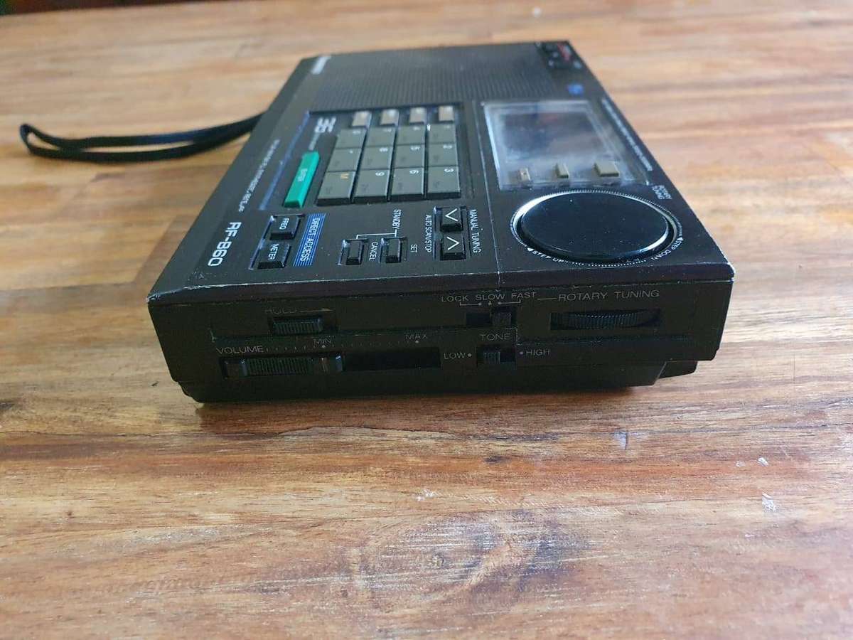 Vintage Panasonic RF-B60 Shortwave Radio