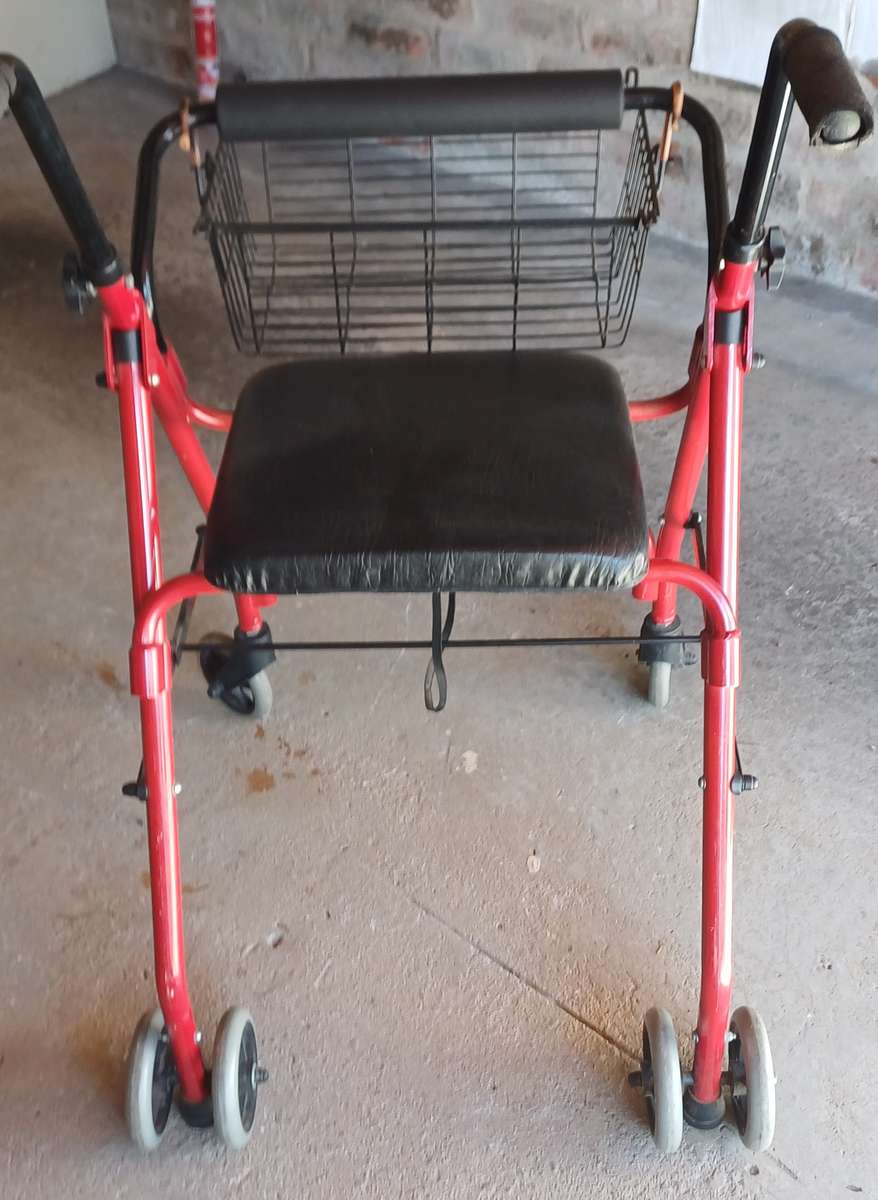 4-Wheel Rollator Walker with Seat, Brakes & Storage Basket
