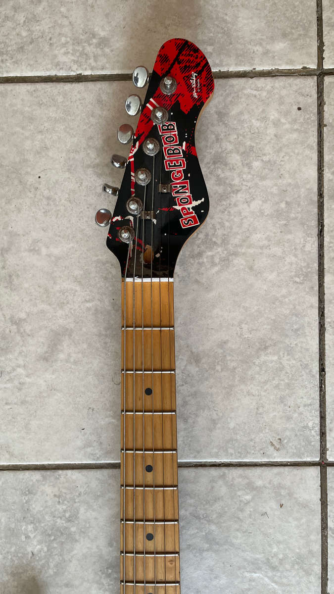 **Rare** Viacom electric Guitar ( SpongeBob themed)