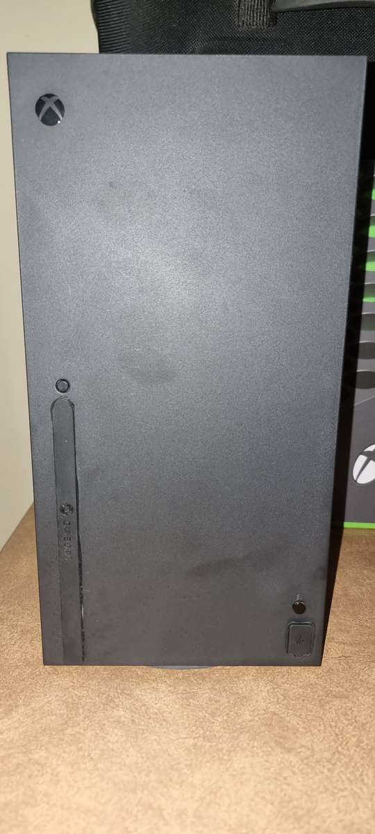 Xbox Series X 1TB - With 2 games and a few add-ons