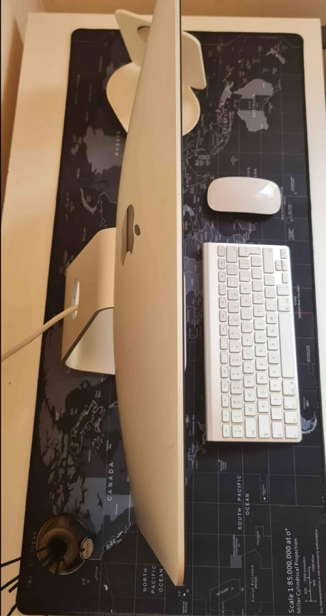 2013 Ultraslim 21' Retina Apple iMac | Quad Core i5, 8GB Ram, 512GB SSD, FHD