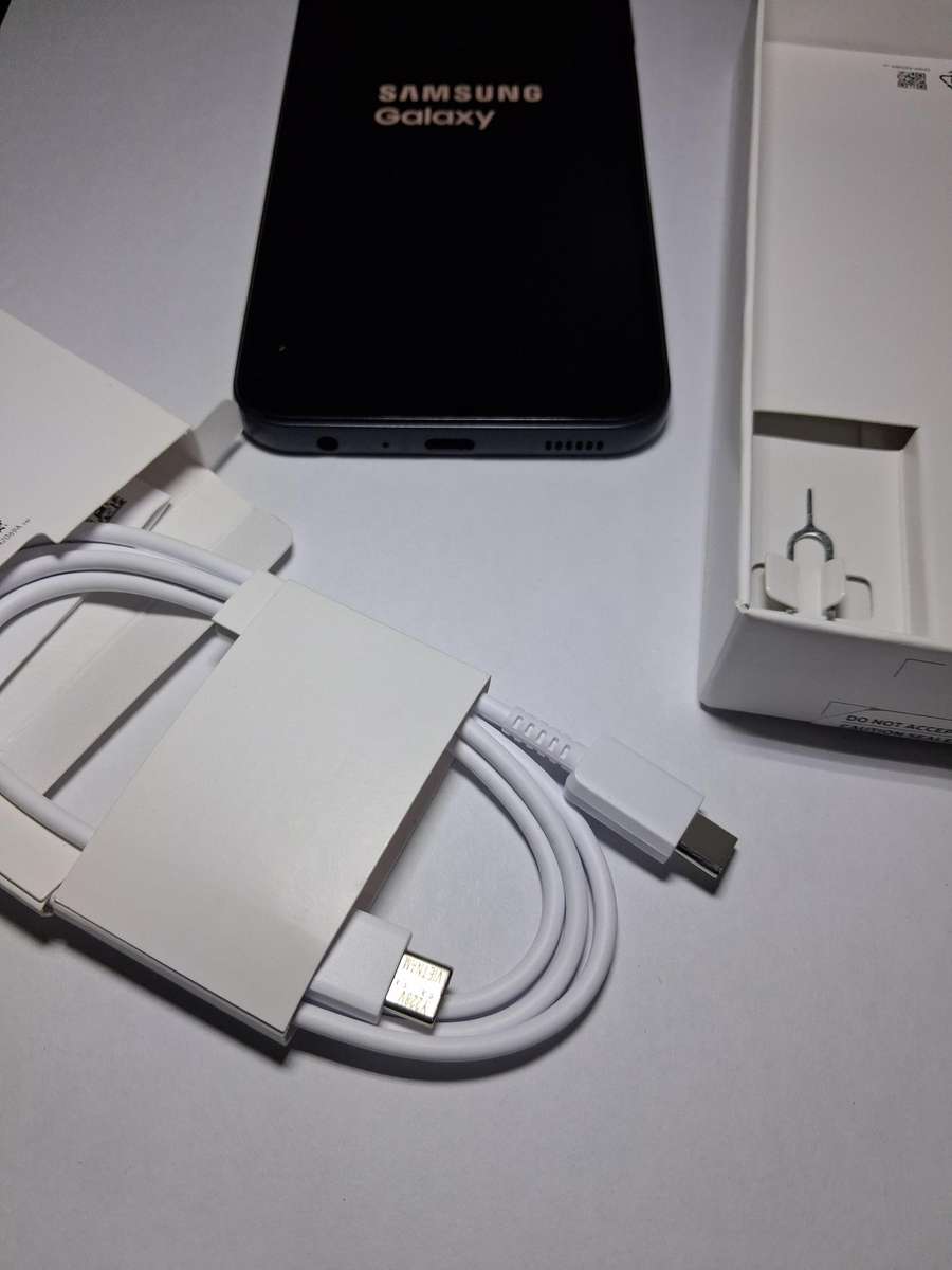 Samsung Galaxy A24  Excellent Condition, Affordable & Powerful!