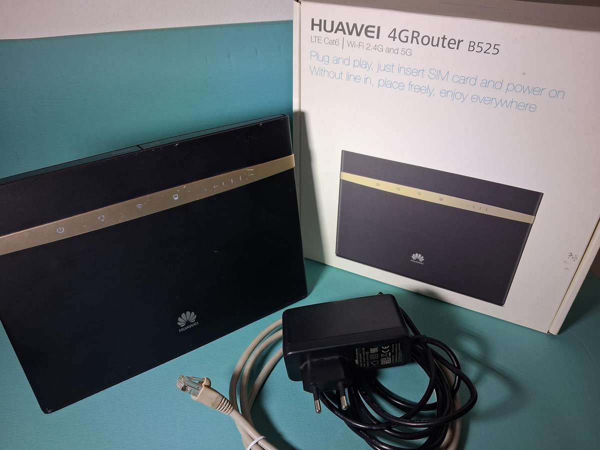 Huawei B525 LTE Router  High-Speed Internet, Excellent Condition