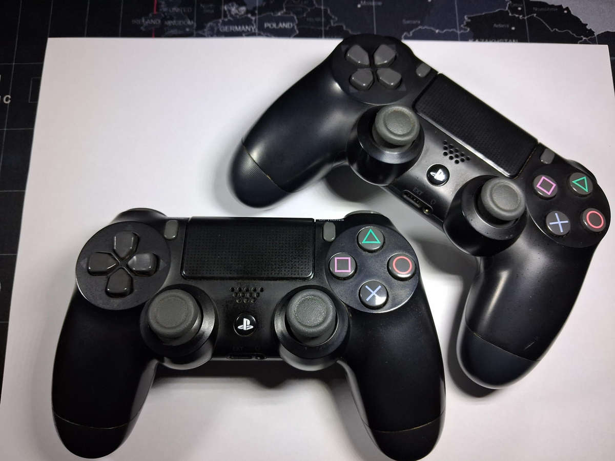 PS4 DualShock 4  Pre-Owned, Excellent Condition & Ready to Play!
