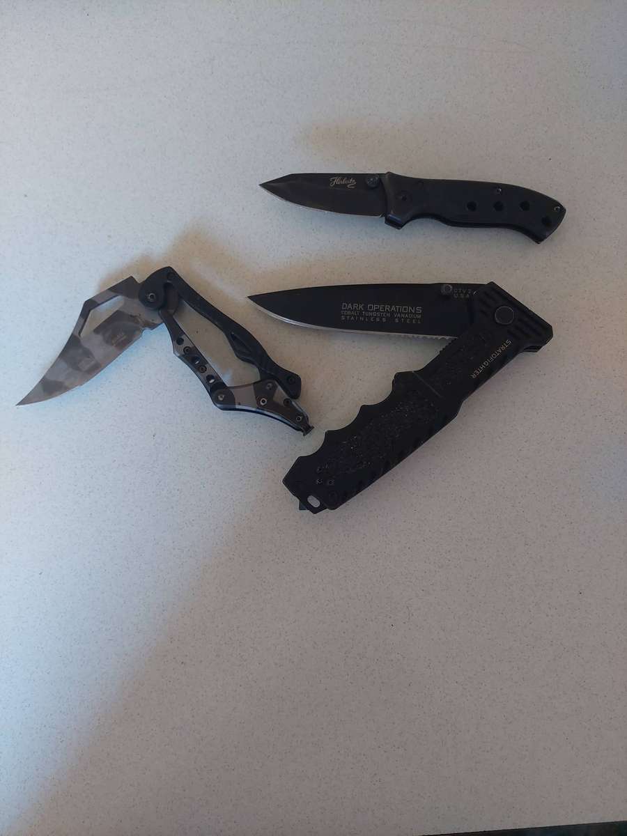 Three New pocket knives for sale