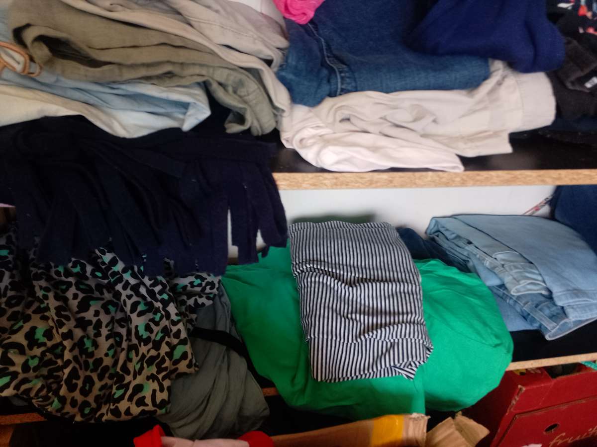 Bulk Good Quality clothing (approx 60 item)