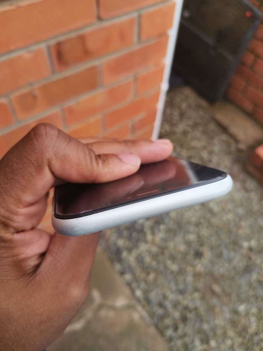 Iphone xr 64gig