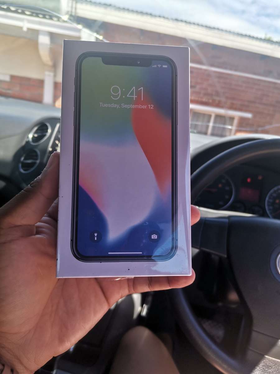 IPHONE X 64GIG, PRISTINE LIKE BRAND NEW, BOXED