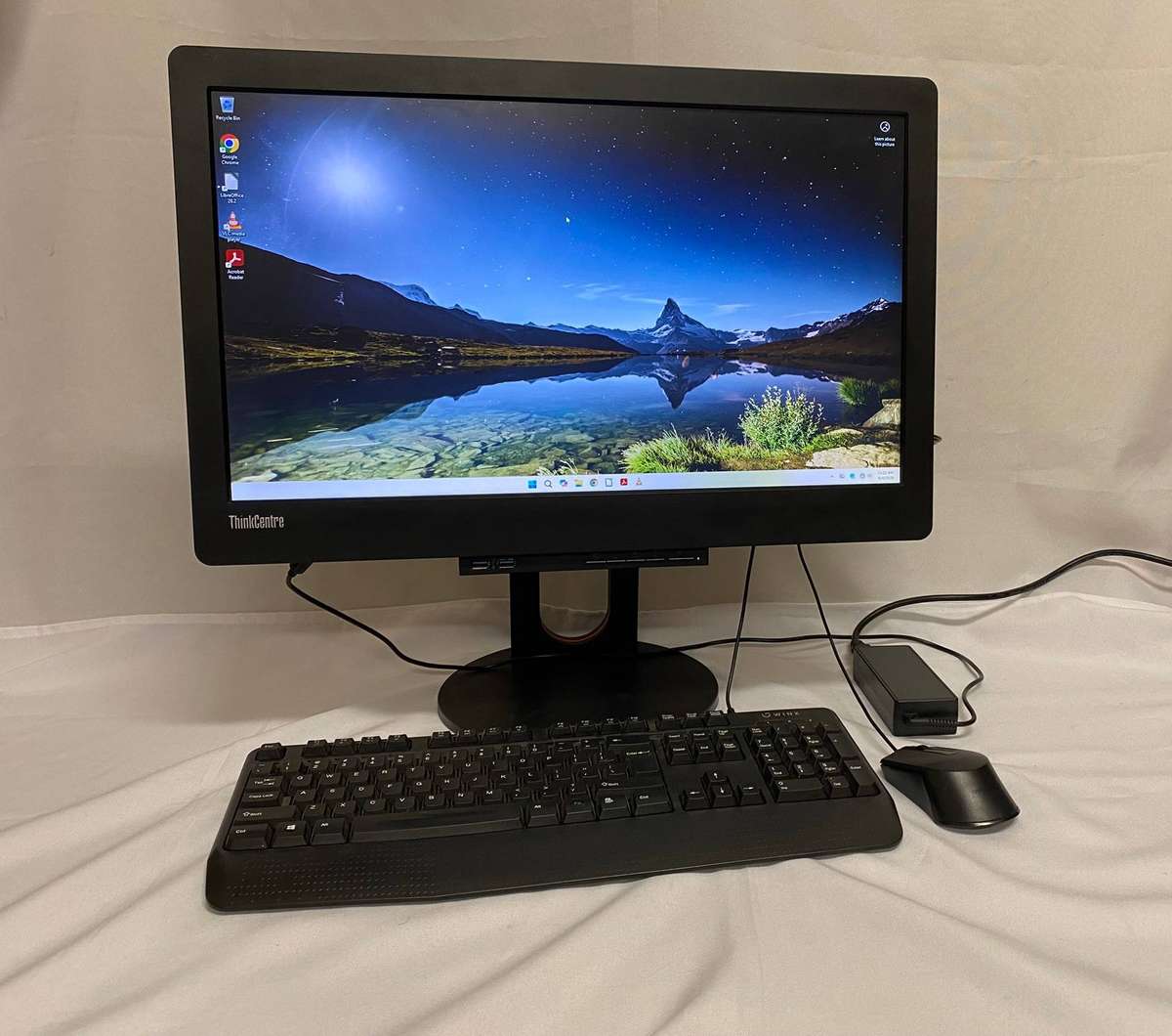 Lenovo Thinkcentre M900 mini All in one.