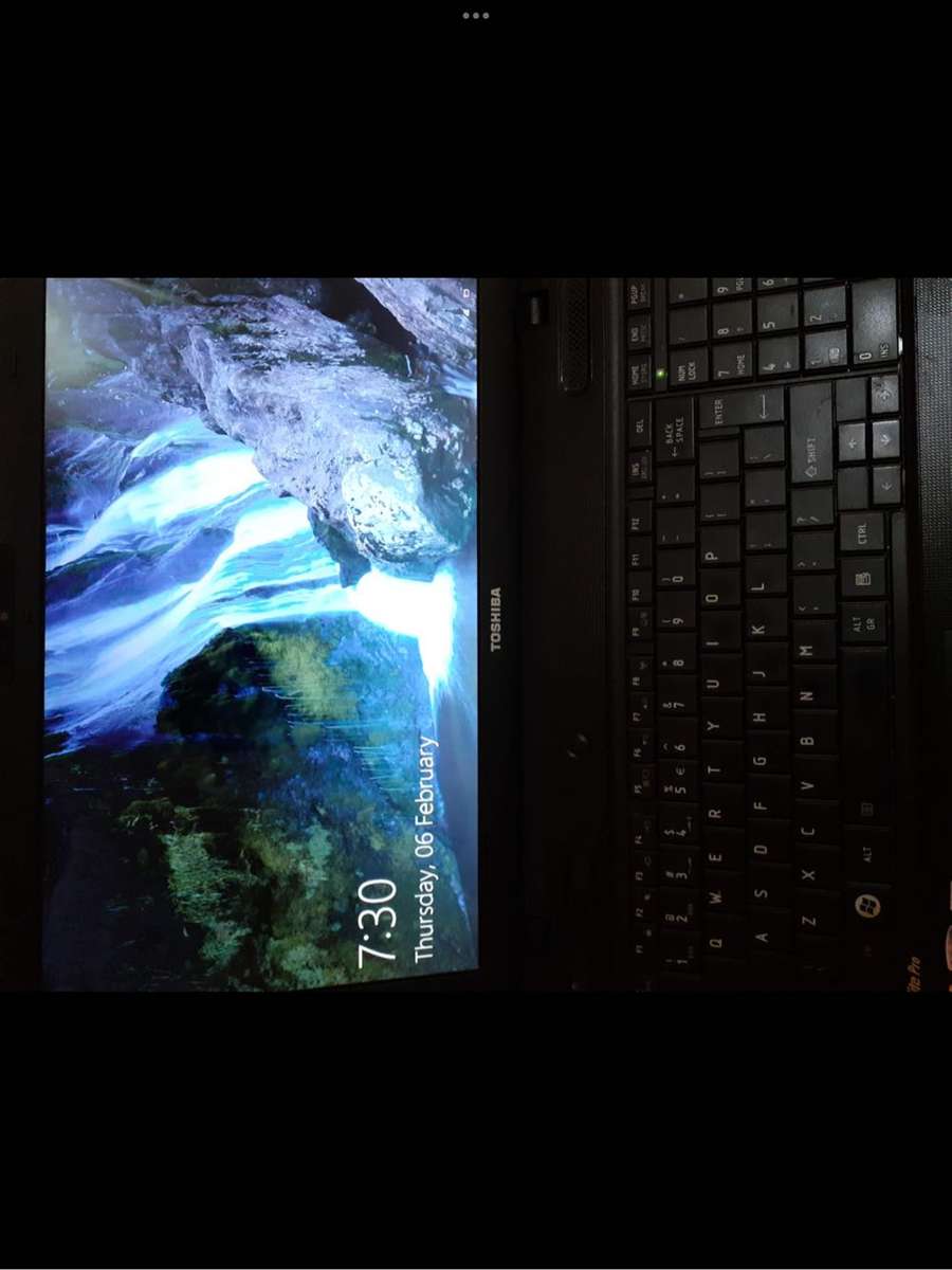 IPad Mini 4 /Toshiba Satelite Pro