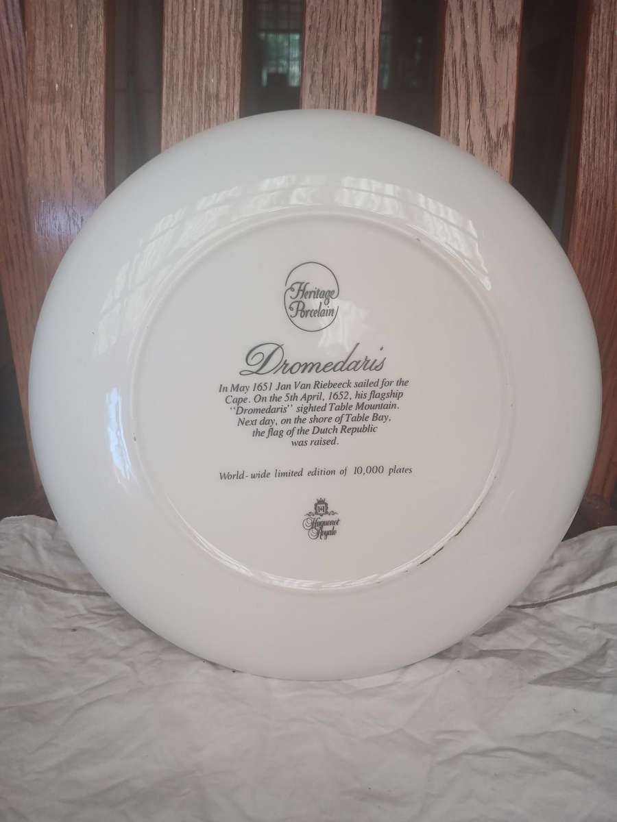 Vintage decorative plate Dromedaris Johan Van Riebeeck 1618-1677 23.5cm diameter