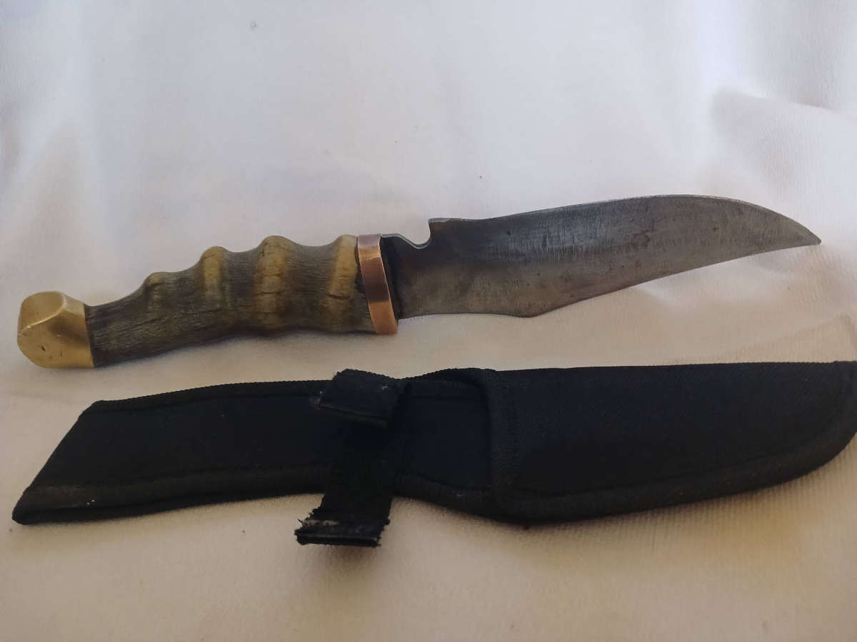 Hunting knife with real horn handle, brass inlay and fabric sheaf 30cm long