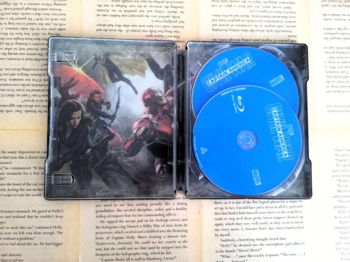 Captain America Civil War 3D + 2D Blu Ray Steelbook [Blu-ray]