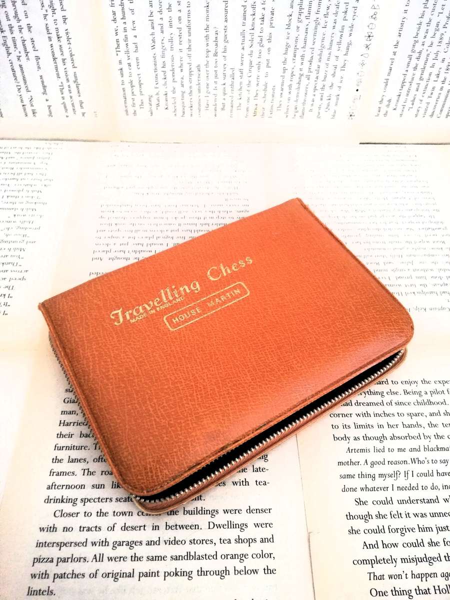 Vintage House Martin Travelling Chess Set