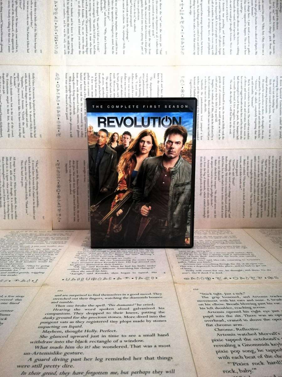 Revolution Season 1 [DVD]