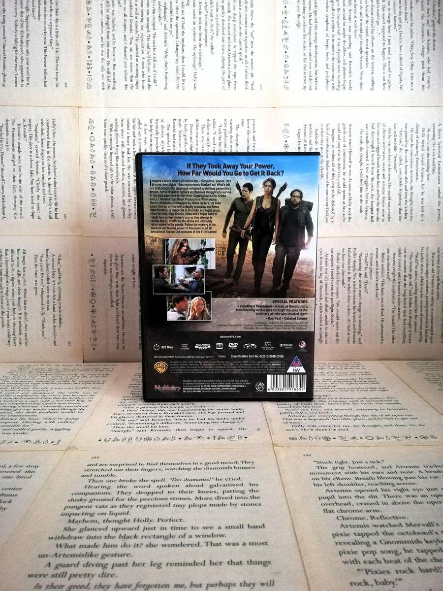 Revolution Season 1 [DVD]