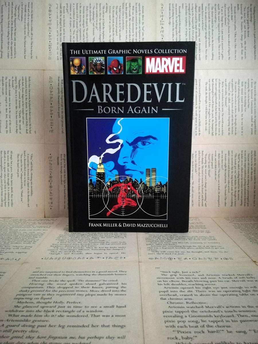 Daredevil: Born Again (Marvel Ultimate Graphic Novel Collection #8) [Graphic Novel]