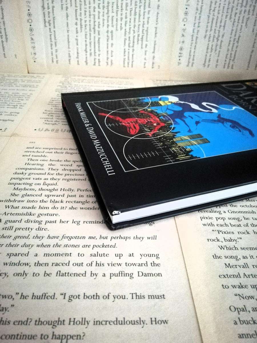 Daredevil: Born Again (Marvel Ultimate Graphic Novel Collection #8) [Graphic Novel]