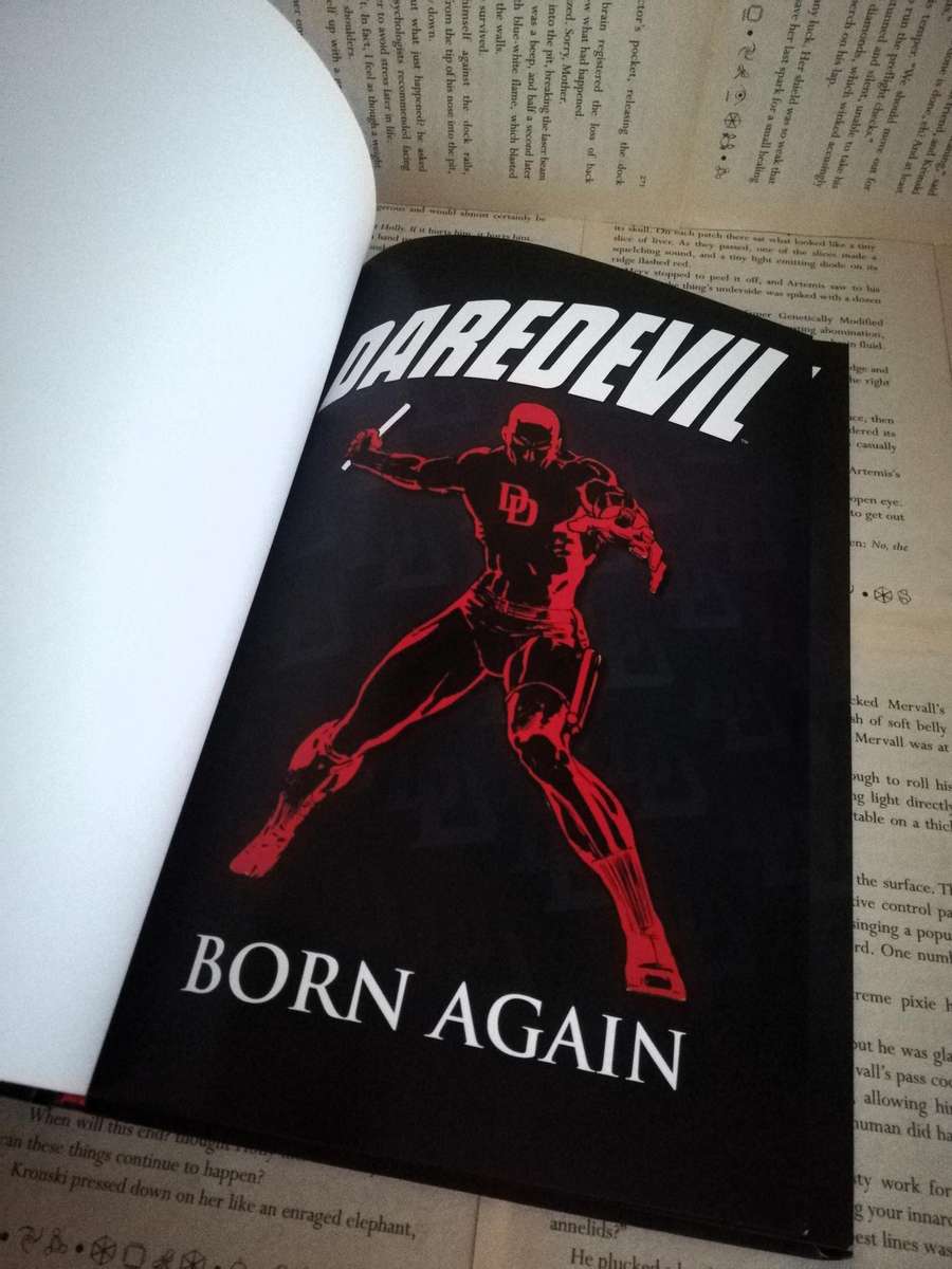 Daredevil: Born Again (Marvel Ultimate Graphic Novel Collection #8) [Graphic Novel]