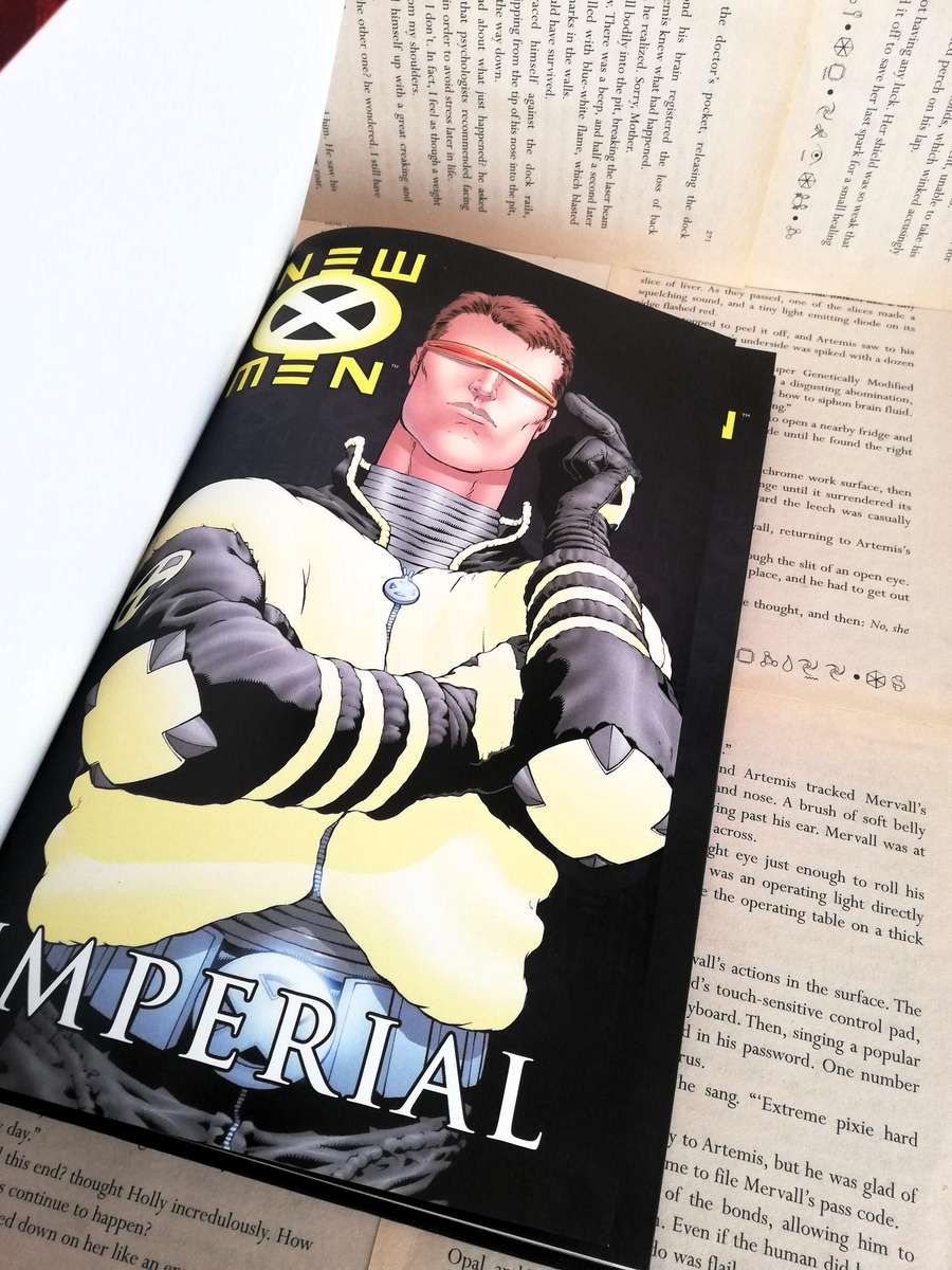 New X-Men: Imperial (Marvel Ultimate Graphic Novel Collection #24) [Graphic Novel]