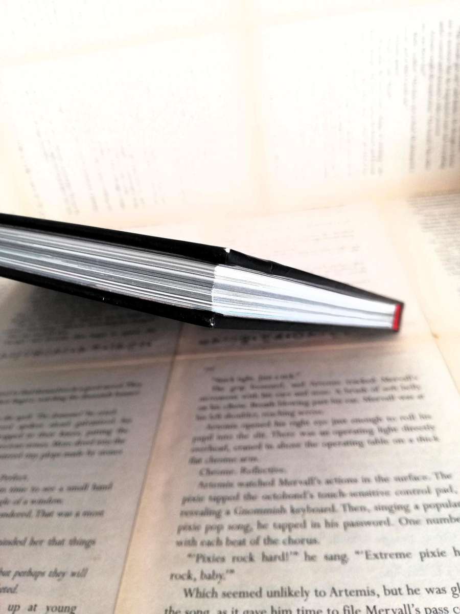 Fallen Son: The Death of Captain America (Marvel Ultimate Graphic Novel Collection #51)