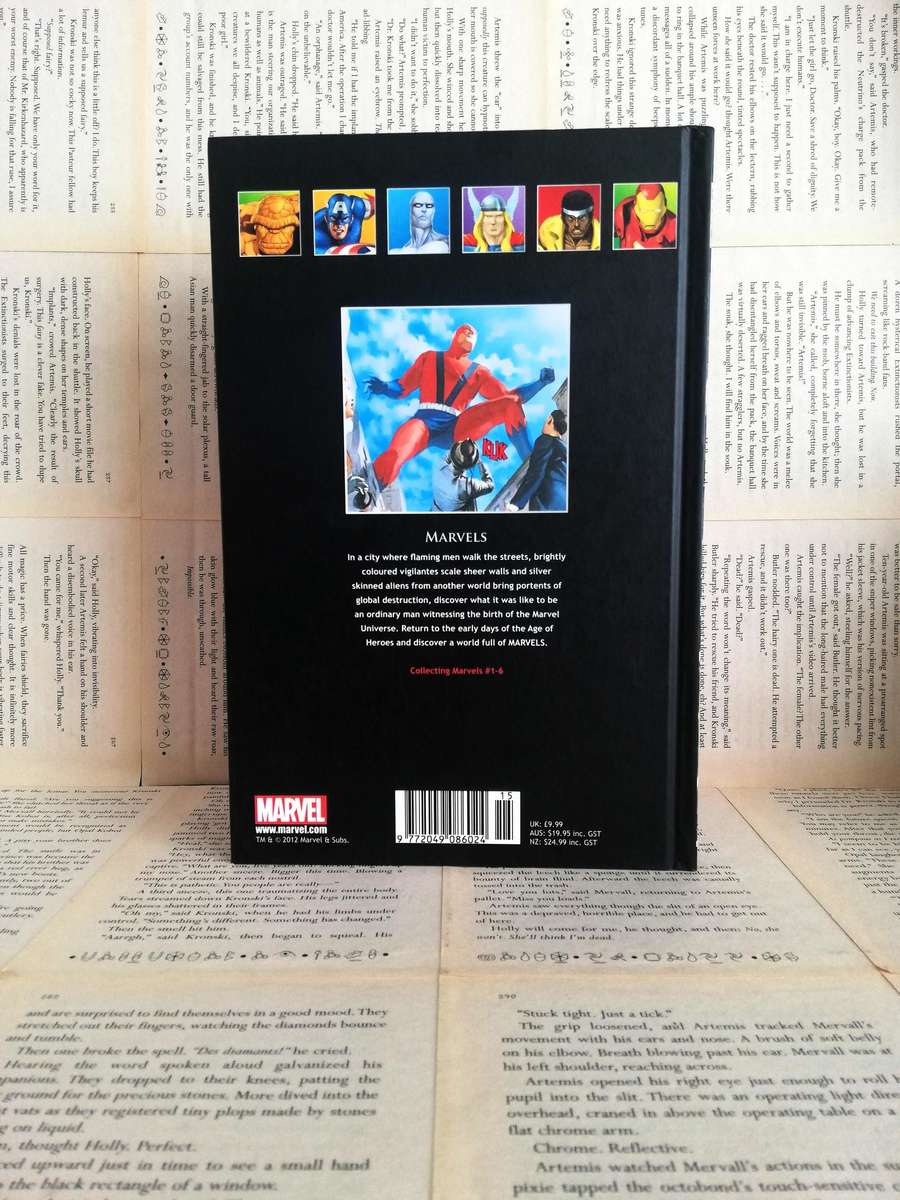 Marvels (Marvel Ultimate Graphic Novel Collection #13) [Graphic Novel]