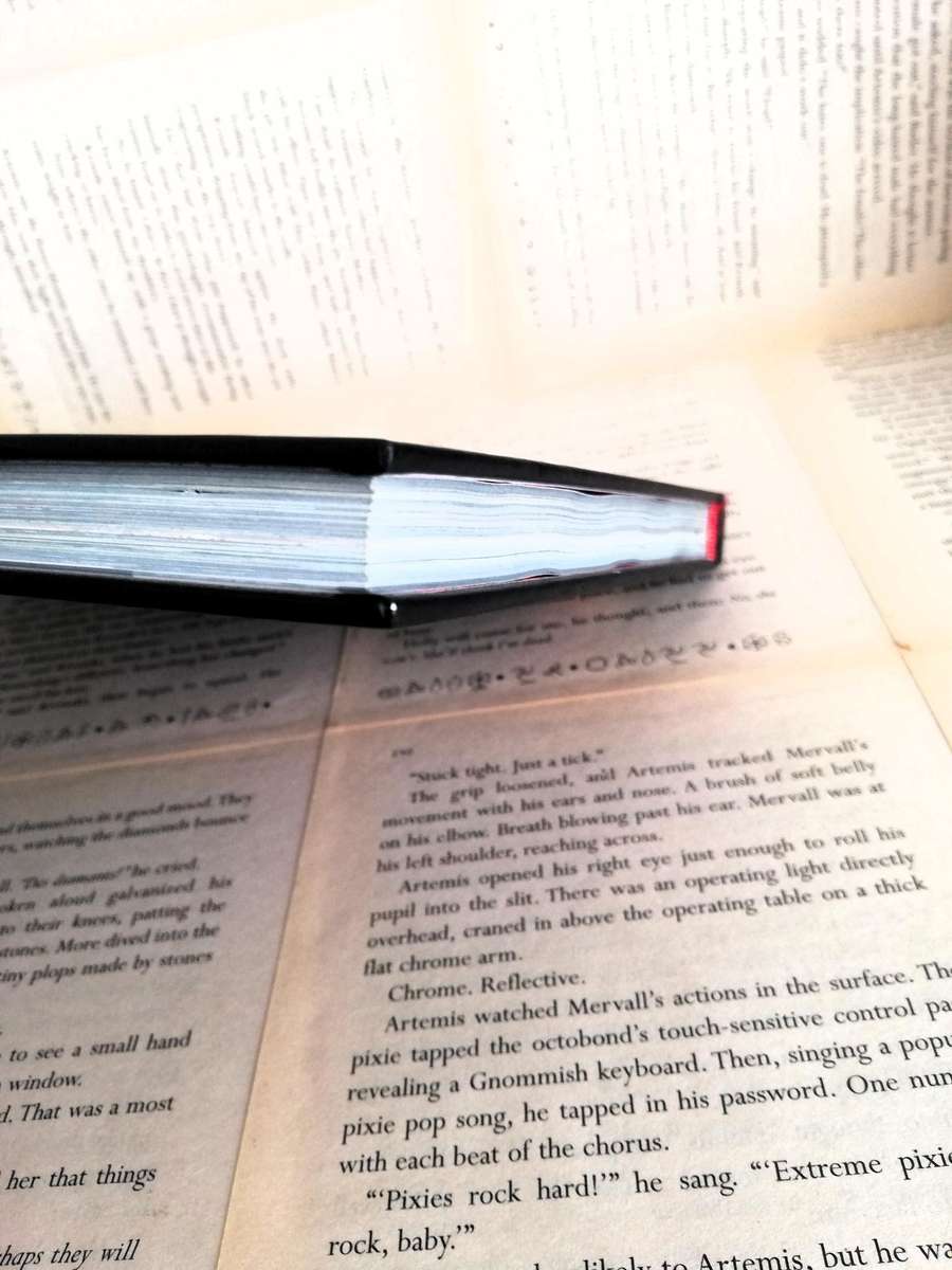 Marvels (Marvel Ultimate Graphic Novel Collection #13) [Graphic Novel]