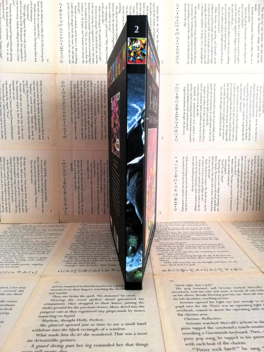 Uncanny X-men: Dark Phoenix (Marvel Ultimate Graphic Novel Collection #2) [Graphic Novel]