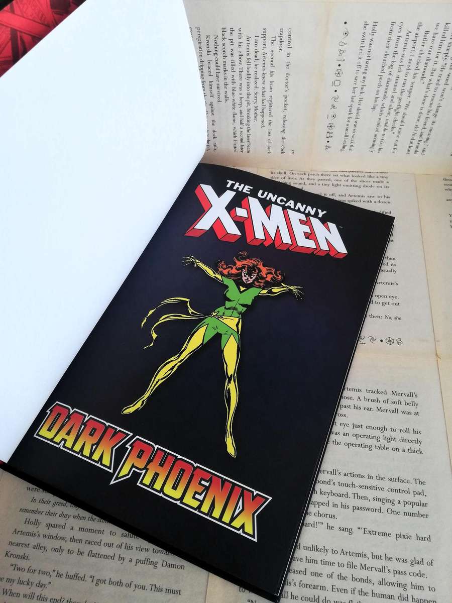 Uncanny X-men: Dark Phoenix (Marvel Ultimate Graphic Novel Collection #2) [Graphic Novel]