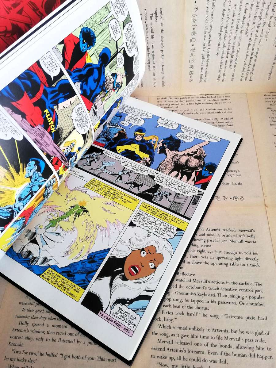 Uncanny X-men: Dark Phoenix (Marvel Ultimate Graphic Novel Collection #2) [Graphic Novel]