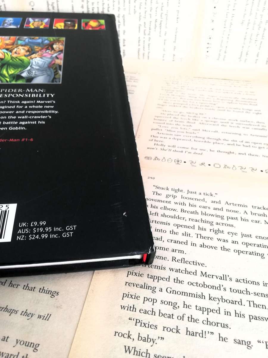 Ultimate Spider-man: Power and Responsibility(Marvel Ultimate Graphic Novel Collection #20)