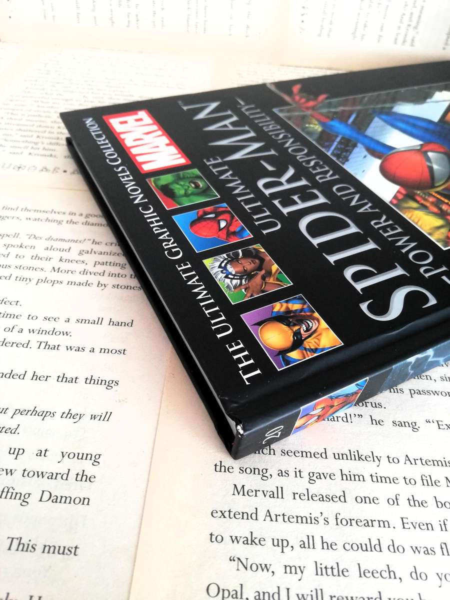 Ultimate Spider-man: Power and Responsibility(Marvel Ultimate Graphic Novel Collection #20)