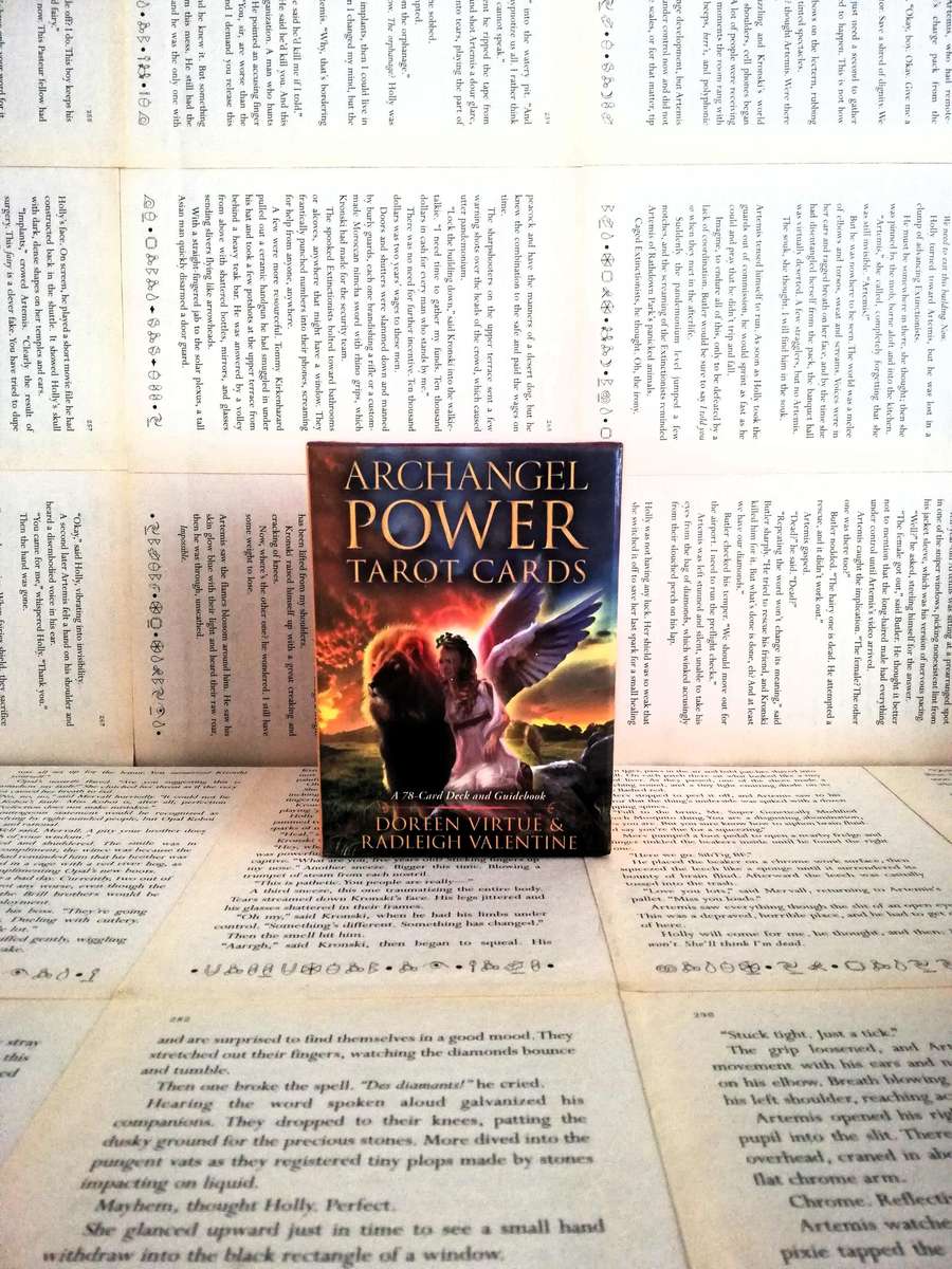 Archangel Power Tarot Cards: A 78-Card Deck and Guidebook