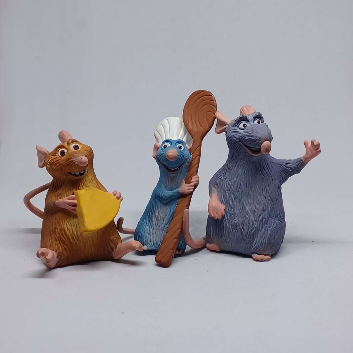 Disney/Pixar Bullyland Hand-Painted Ratatouille Collectable mini action figures