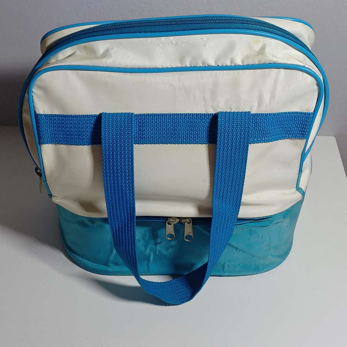 4 Vintage Henselite Bowls In Carry Case / Size 4 - super grip heavy weight model