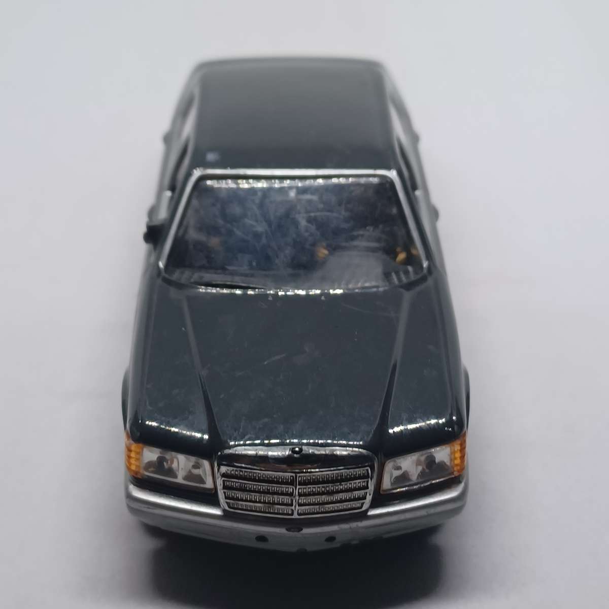 Universal Hobbies DY062 Mercedes S-Class - James Bond Collection - Tomorrow Never Dies - 1/43