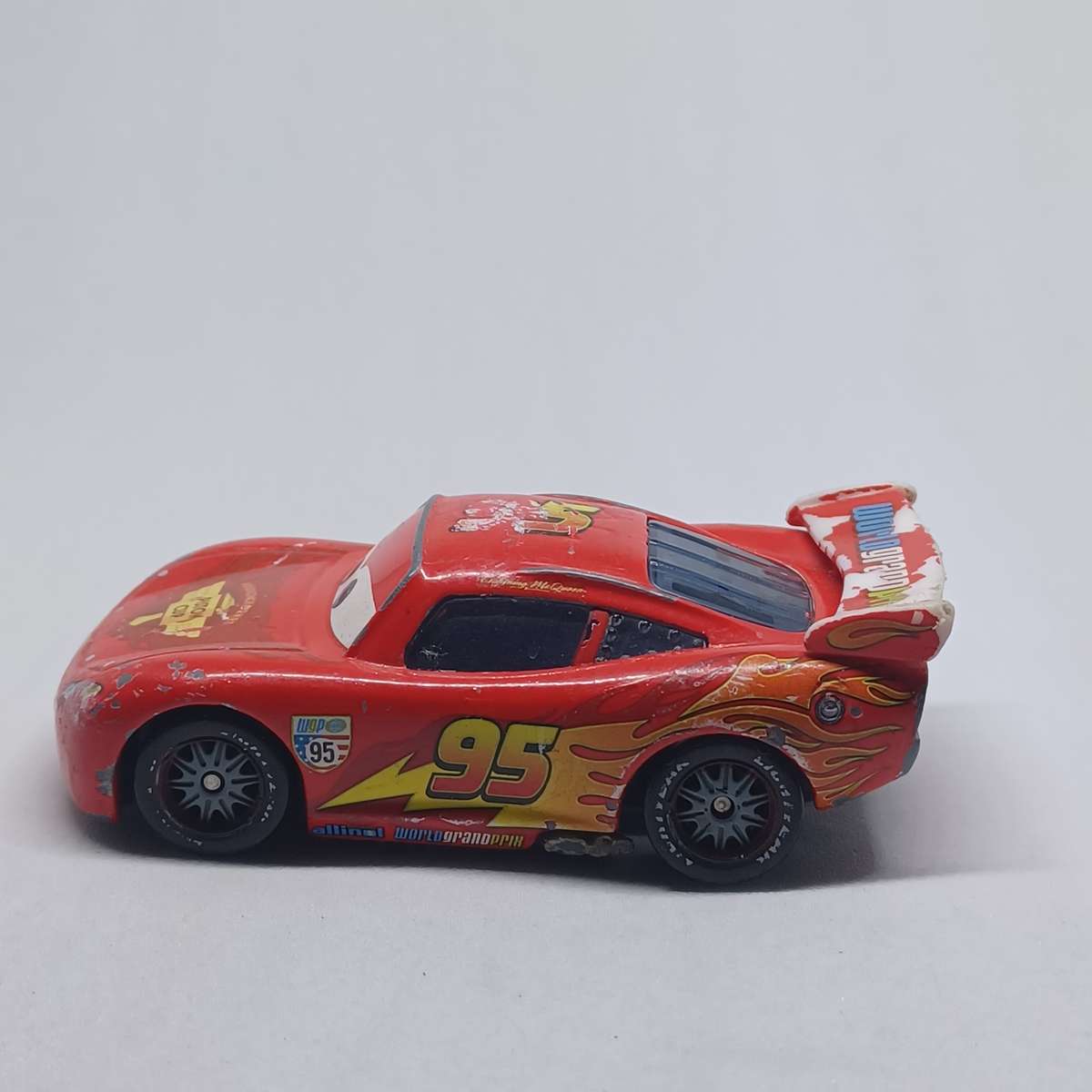 Disney Pixar Cars World Grand Prix Piston Cup Lightning McQueen #95 Diecast