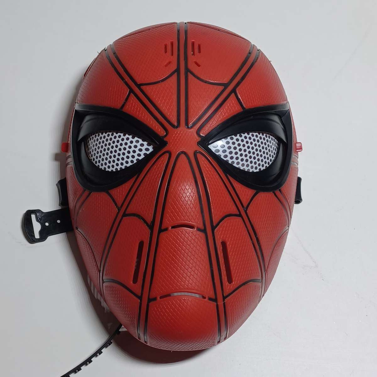 Disney Marvel Spider-Man Homecoming Hard Talking Mask W/ Adjustable Eyes, Works