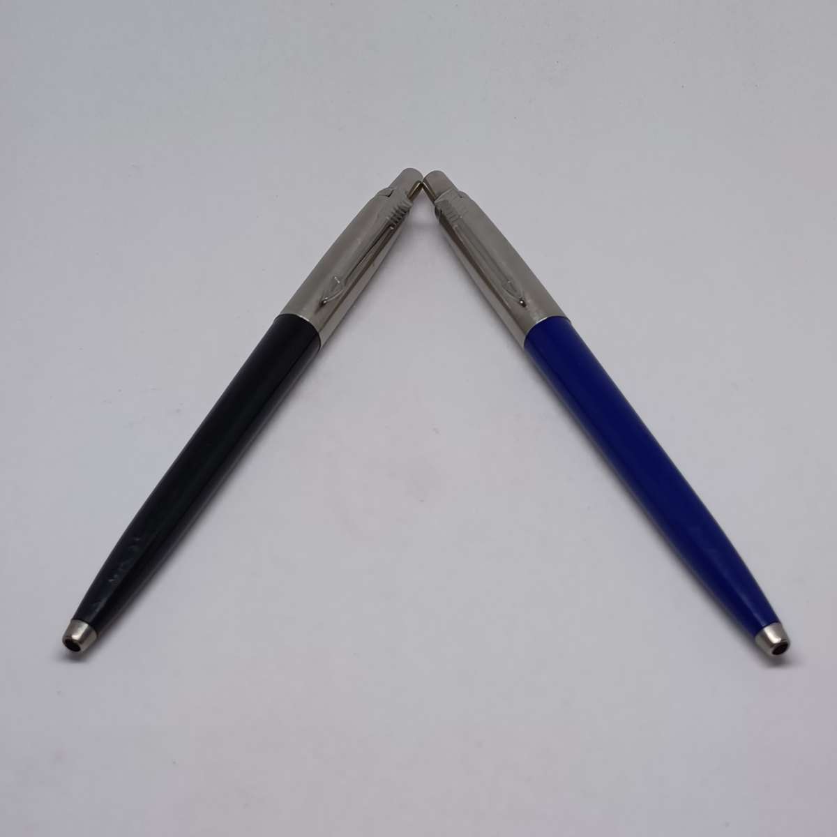 2003 PARKER JOTTER BLUE CHROME AND BLACK CHROME TRIM BALLPOINT PEN-FRANCE-BLUE INK.