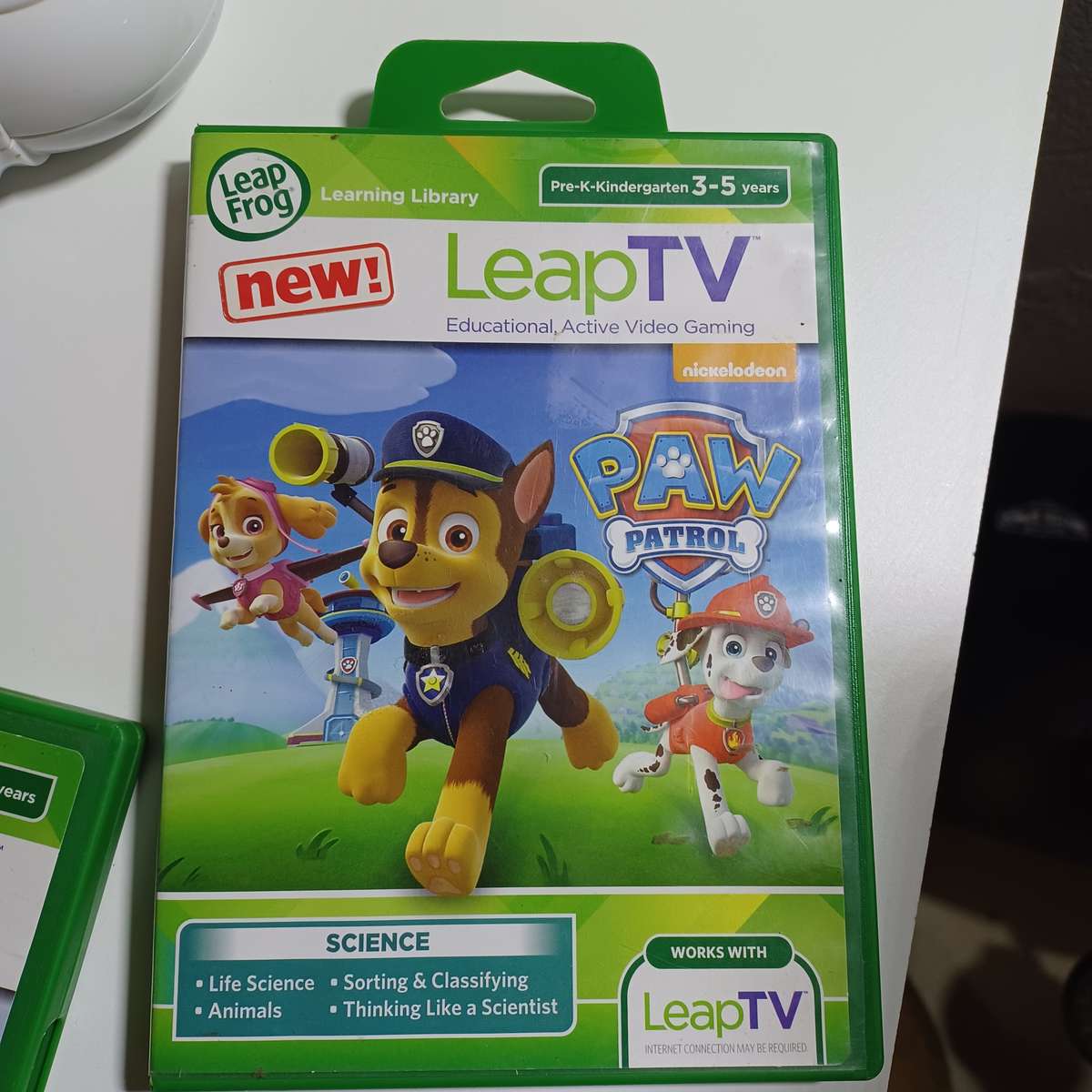 LeapFrog LeapTV Educational Video Gaming System with 4 games / see description