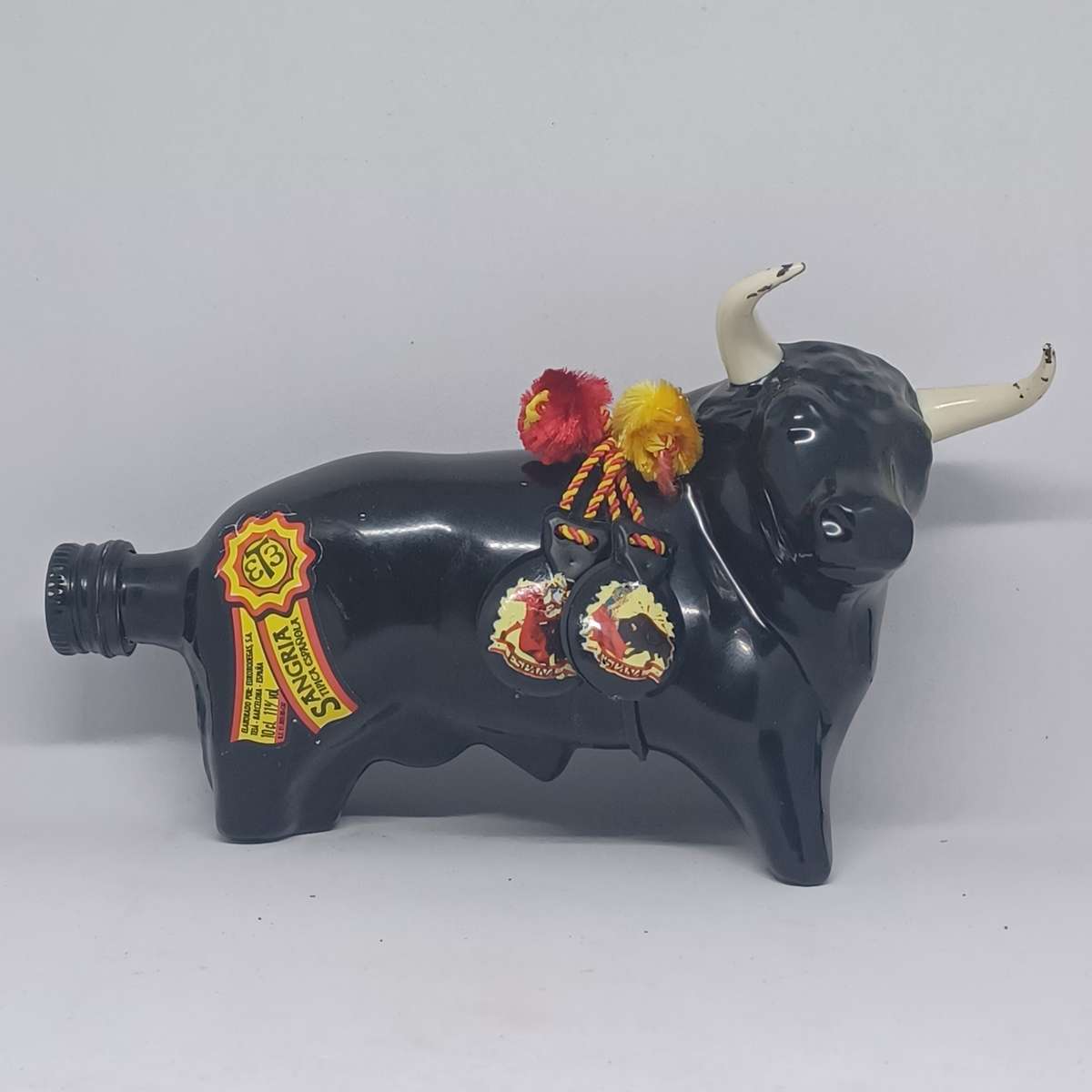 Vintage Spanish Sangria Bull Bottle - still sealed - (17cm x 10cm)