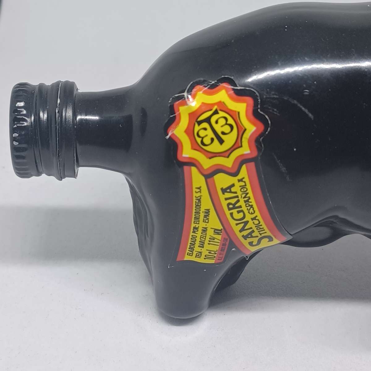 Vintage Spanish Sangria Bull Bottle - still sealed - (17cm x 10cm)
