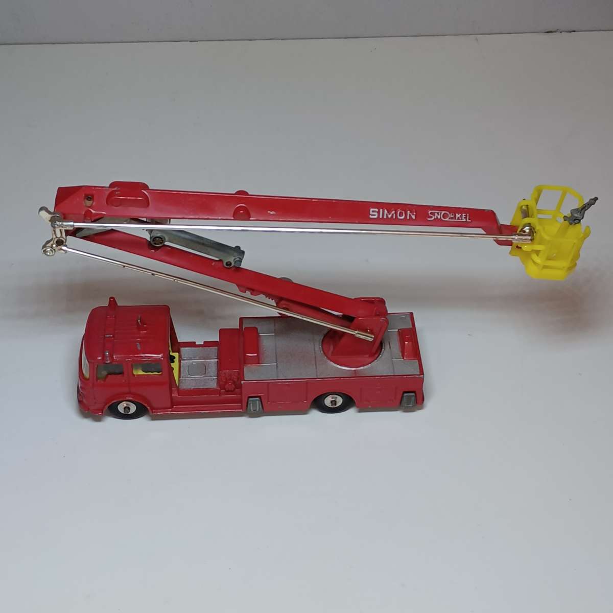 Vintage 1977 Corgi Major Simon Snorkel Fire Truck ( 24cm)