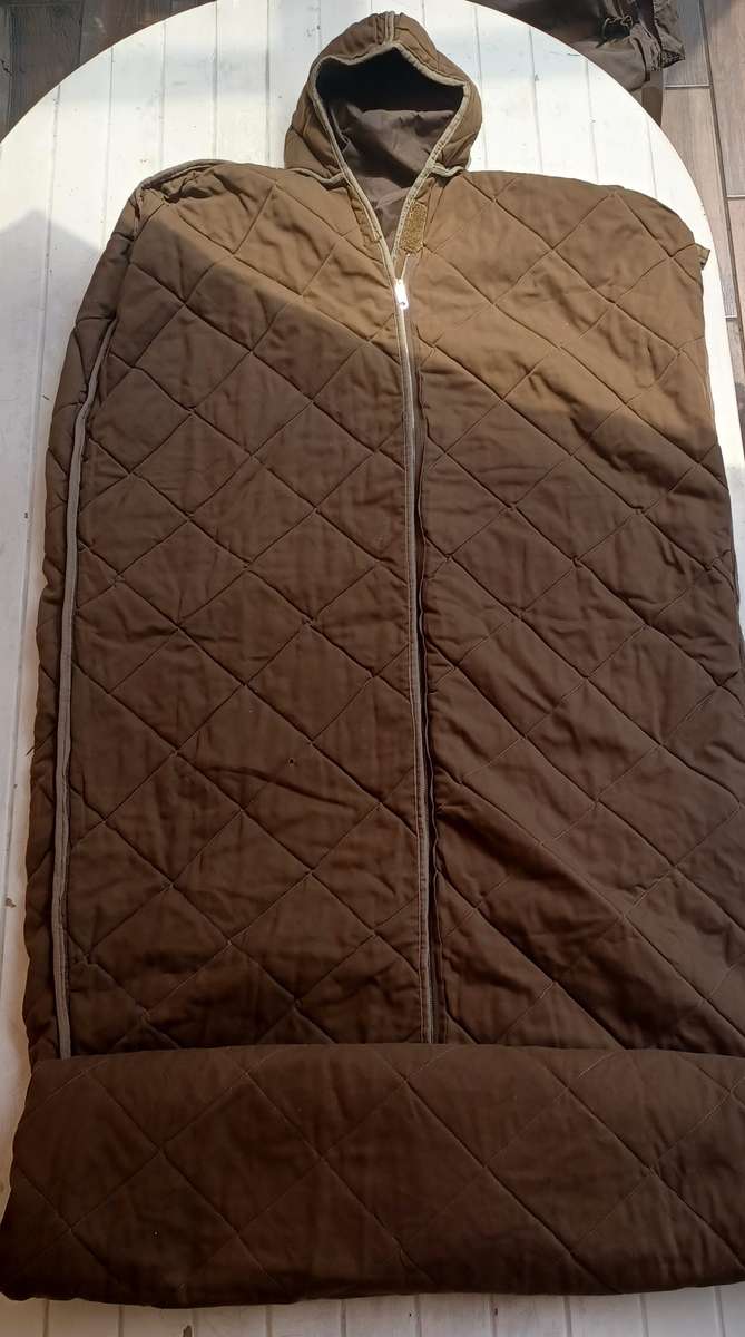 1972 SADF military sleeping bag with hood and carry bag