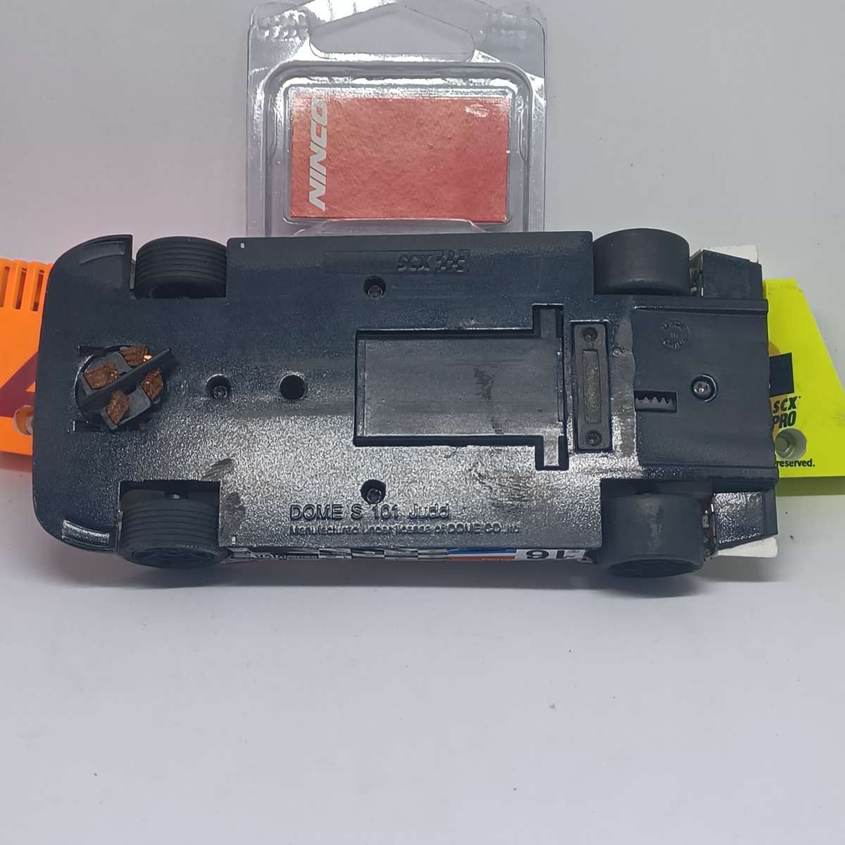 SCX Slot Cars 61160 1:32 DOME S 101 Judd "Holland" Slot Car and accessories ( not tested)