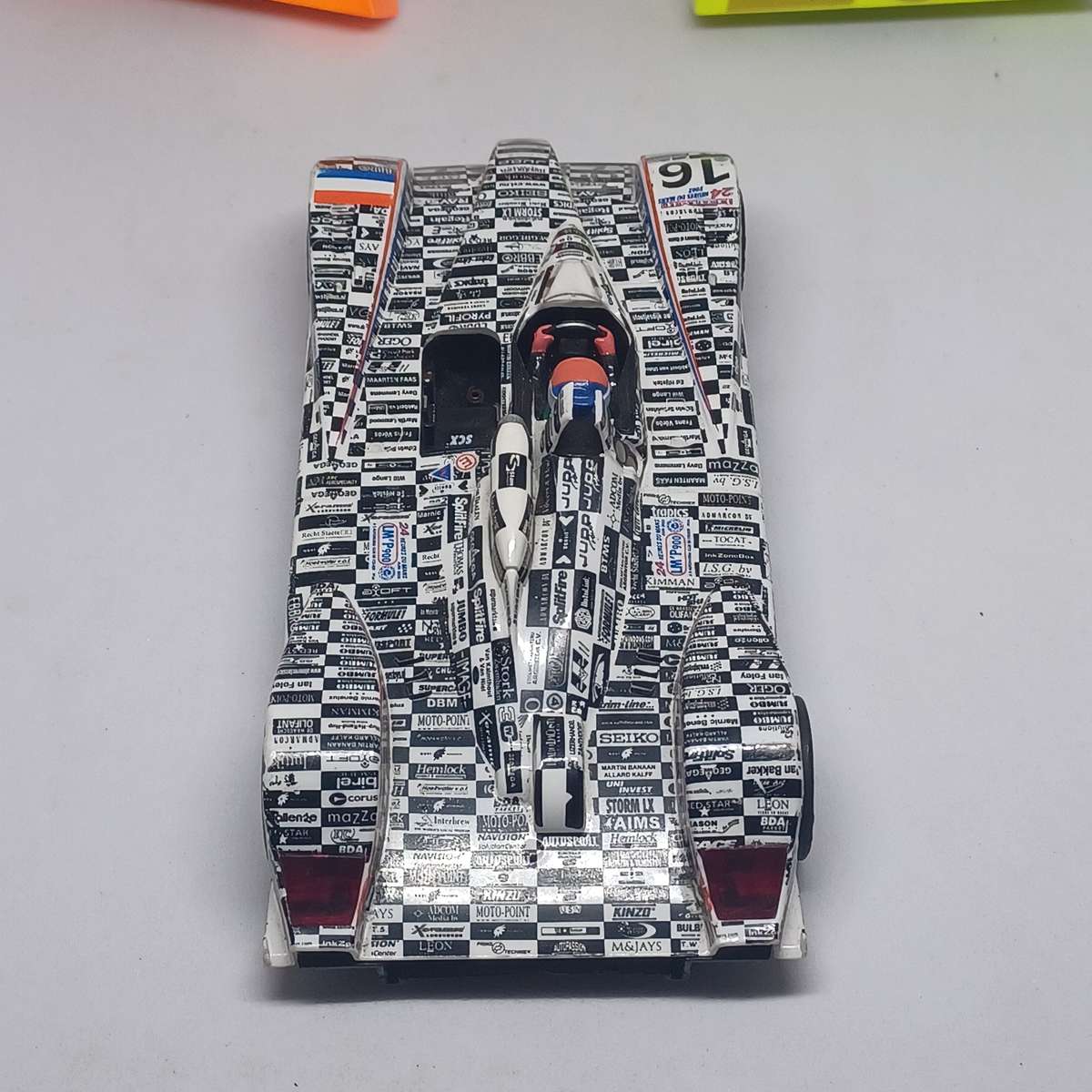 SCX Slot Cars 61160 1:32 DOME S 101 Judd "Holland" Slot Car and accessories ( not tested)