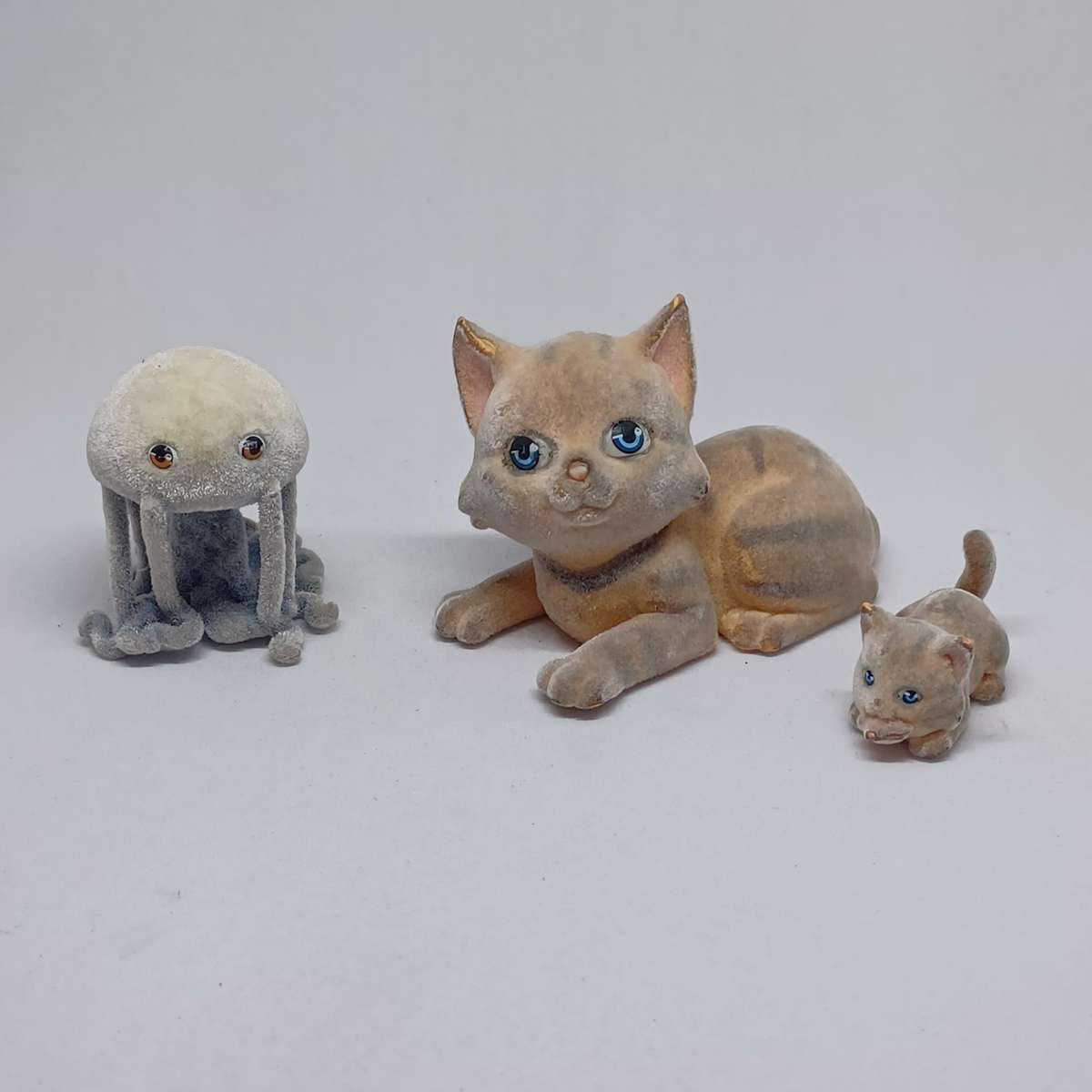 Collectable Flocked Kitty/Animal in my pocket toys