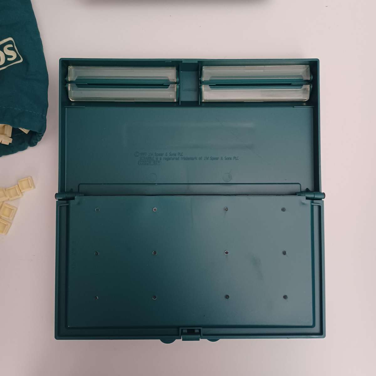 Mattel Games Travel Scrabble set, Complete