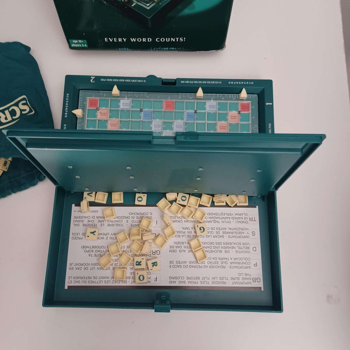 Mattel Games Travel Scrabble set, Complete